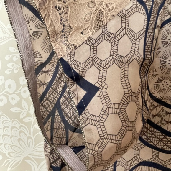 Aqua by Bloomingdale’s Blouse - Picture 3 of 6